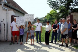 Protest zbog postavljanja bazne stanice u naselju Ker