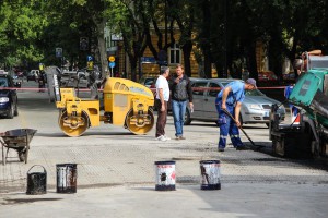 Radovi na obnovi usporivača saobraćaja kod zgrade "Jadran"