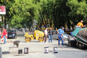 Radovi na obnovi usporivača saobraćaja kod zgrade "Jadran"