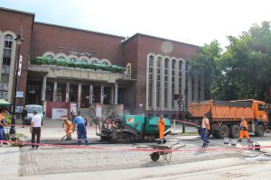 Radovi na obnovi usporivača saobraćaja kod zgrade "Jadran"