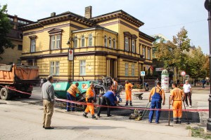 Radovi na obnovi usporivača saobraćaja kod zgrade "Jadran"