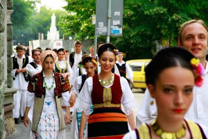 Zavičajni dani (drugi dan - nastup kulturno-umetničkih društava, zatvaranje festivala i narodno veselje)