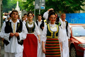 Zavičajni dani (drugi dan - nastup kulturno-umetničkih društava, zatvaranje festivala i narodno veselje)