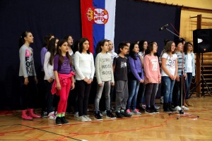 "Deci Kosmeta s osmehom, zajedno u školskim klupama"