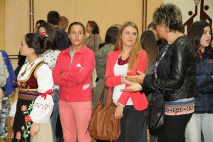 "Deci Kosmeta s osmehom, zajedno u školskim klupama"