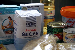 Dodela paketa hrane i sredstava za higijenu građanima u stanju socijalne potrebe