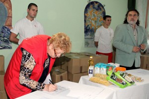 Dodela paketa hrane i sredstava za higijenu građanima u stanju socijalne potrebe