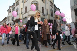 Šetnja povodom obeležavanja meseca borbe protiv raka dojke