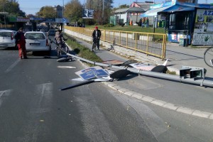 Nezgoda na Segedinskom putu - srušen stub javne rasvete