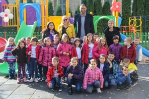 Svečano otvaranje novog igrališta donacijom fondacije Divac (vrtić "Lastavica")