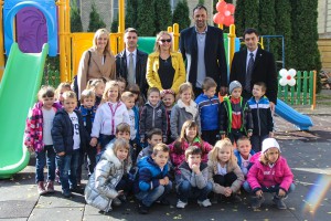 Svečano otvaranje novog igrališta donacijom fondacije Divac (vrtić "Lastavica")