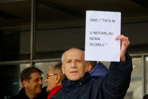 Protest advokata ispred Suda
