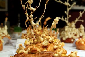 Izložba božićnjaka u vestibilu Gradske kuće