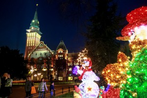 Novogodišnje ukrašavanje grada i porodica Snešković :)