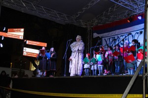 Badnji dan - paljenje badnjaka, kulturno-umetnički program u susret Božiću i narodno veselje