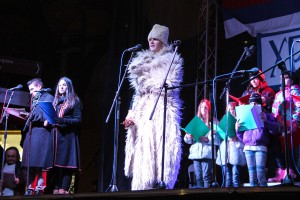 Badnji dan - paljenje badnjaka, kulturno-umetnički program u susret Božiću i narodno veselje