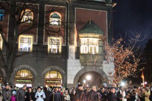 Badnji dan - paljenje badnjaka, kulturno-umetnički program u susret Božiću i narodno veselje