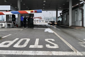 Direktori srpske i mađarske policije na graničnom prelazu Kelebija