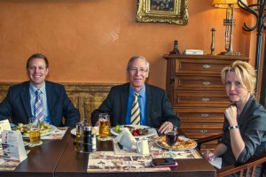 Američki ambasador u poseti Sinagogi