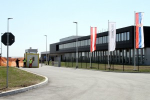 Premijer Aleksandar Vučić u poseti fabrici "Swarovski"