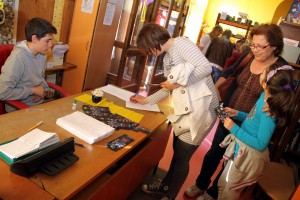 Noć muzeja 2015 - interaktivna izložba posvećena istorijatu Biblioteke, koncert evergrin muzike, izložba lampi i skulptura,