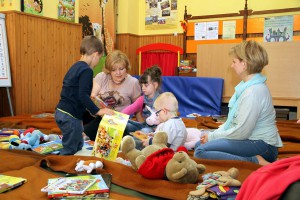 Noć muzeja 2015 - interaktivna izložba posvećena istorijatu Biblioteke, koncert evergrin muzike, izložba lampi i skulptura,