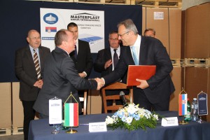 Potpisivanje Ugovora između Republike i preduzeća Masterplast YU o podsticanju ulaganja