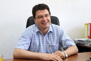 Ljubivoje Ršumović u posetio OŠ "Sonja Marinković"