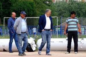 Postavljanje veštačke trave na pomoćni teren