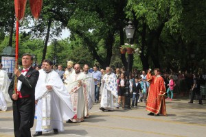 Obležavanje Slave hrama Vaznesenja Gospodnjeg - litija kroz grad