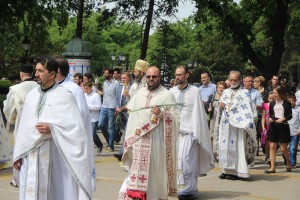 Obležavanje Slave hrama Vaznesenja Gospodnjeg - litija kroz grad