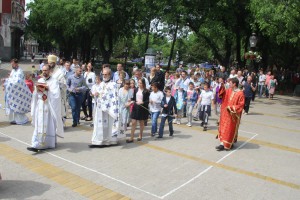 Obležavanje Slave hrama Vaznesenja Gospodnjeg - litija kroz grad