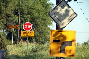 OPREZ! Pružni prelaz kod Javnih skladišta (branici nisu u funkciji)