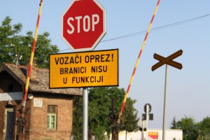 OPREZ! Pružni prelaz kod Javnih skladišta (branici nisu u funkciji)