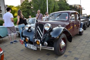 Izložba oldtajmer vozila na Prozivci