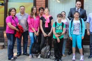 Ispraćaj dece ratnih veterana Udruženja UOSYU u edukativni kamp u Požarevcu