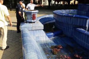 Obilazak oštećene fontane