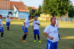 Uručenej donacije fudbalerima iz Bačkog Dušanova