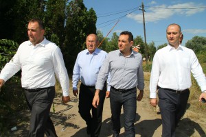 Predstavnici lokalne samouprave, pokrajine i republike u poseti migrantima u ciglani