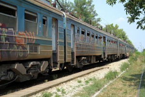 Migranti napuštaju voz (železnička stanica Aleksandrovo)