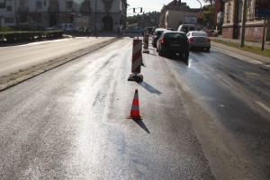 Sređivanje vozne trake na prometnoj raskrsnici u centru grada