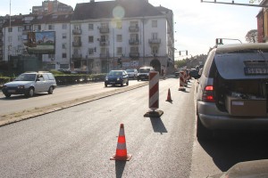 Sređivanje vozne trake na prometnoj raskrsnici u centru grada