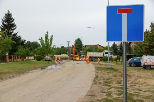 Radovi na izgradnji kružnog toka na raskrsnici ulica 51. Divizije i Majšanski put