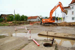 Radovi na izgradnji kružnog toka na raskrsnici ulica 51. Divizije i Majšanski put