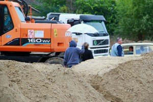Radovi na izgradnji kružnog toka na raskrsnici ulica 51. Divizije i Majšanski put