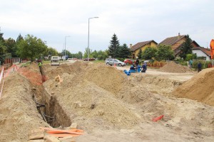 Radovi na izgradnji kružnog toka na uglu Majšanskog puta i 51. divizije