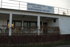 Na mestu tragične pogibije padobranca