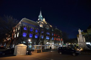 Gradska kuća u bojama francuske zastave