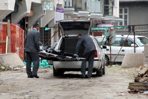 Uviđaj povodom pronalaska beživotnog tela u podrumu Narodnog pozorišta u izgradnji