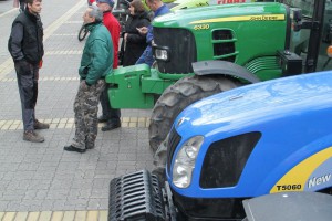 Traktori pred Gradskom kućom